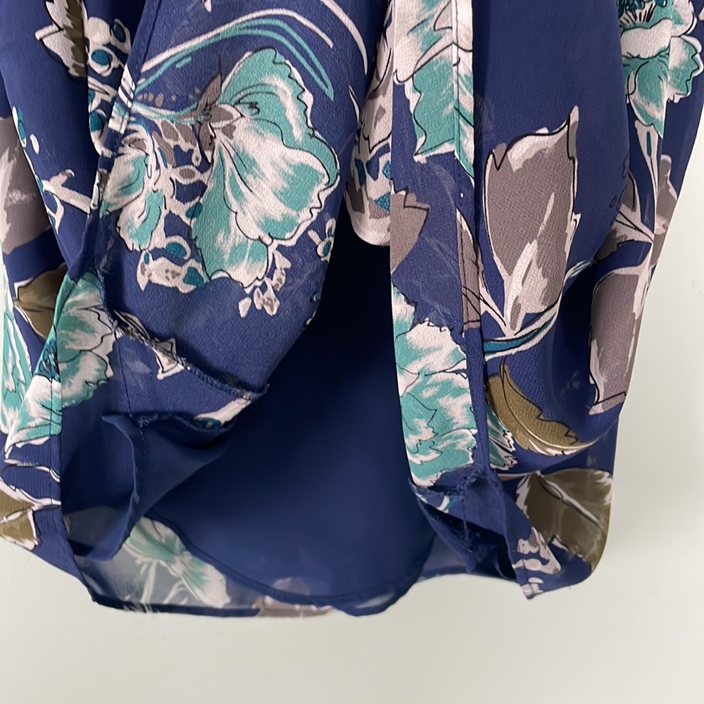 LOFT navy blue floral tank top blouse, size small - Picture 5 of 7